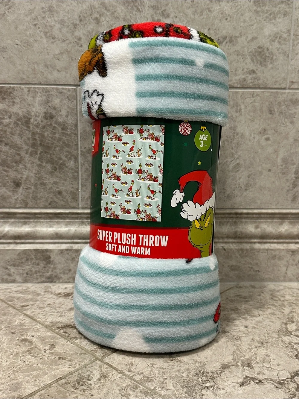 The Grinch Super Plush Throw Blanket NEW Dr Seuss Soft Warm 46” X 60”
